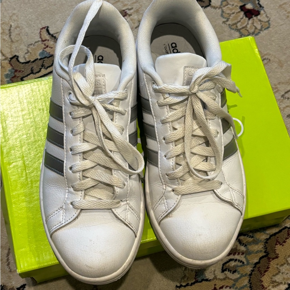 Women’s White Adidas Sz 6.5